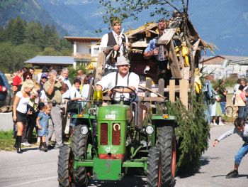 Ceremonial driving down of cattle from the mountain pastures into the valley